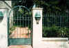 gate1.jpg (22966 bytes)