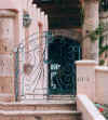 gate3.jpg (25369 bytes)